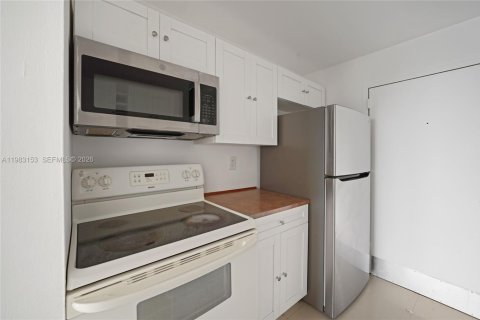 Copropriété à louer à North Miami, Floride: 2 chambres, 89.46 m2 № 2047354 - photo 6