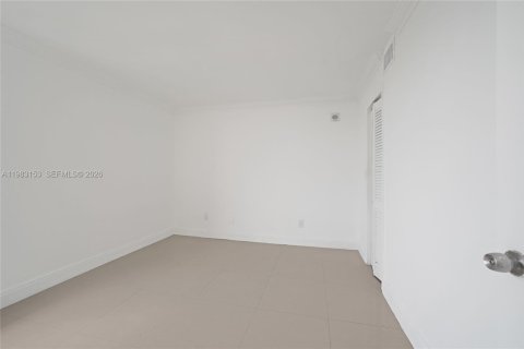 Copropriété à louer à North Miami, Floride: 2 chambres, 89.46 m2 № 2047354 - photo 15