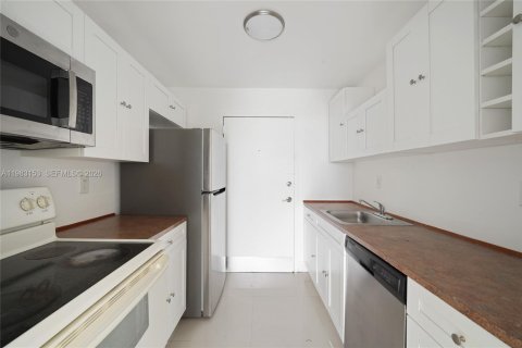 Copropriété à louer à North Miami, Floride: 2 chambres, 89.46 m2 № 2047354 - photo 4