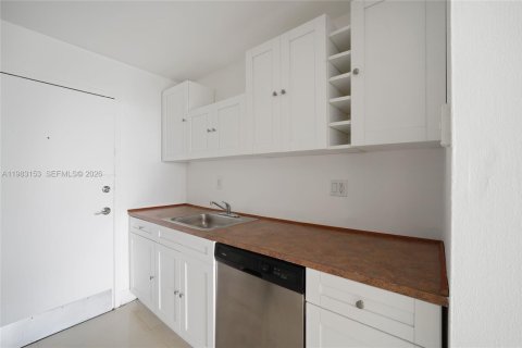 Copropriété à louer à North Miami, Floride: 2 chambres, 89.46 m2 № 2047354 - photo 5