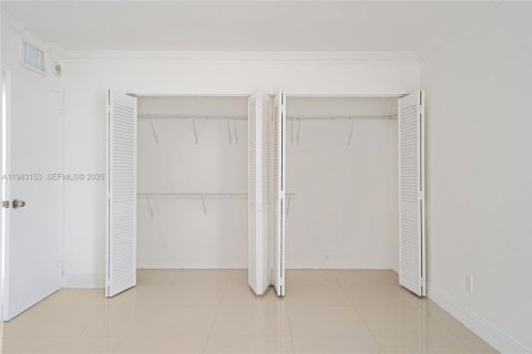 Copropriété à louer à North Miami, Floride: 2 chambres, 89.46 m2 № 2047354 - photo 17