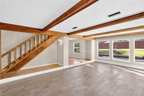 House in Gainesville, Florida 4 bedrooms, 188.59 sq.m. № 2069240 - photo 26