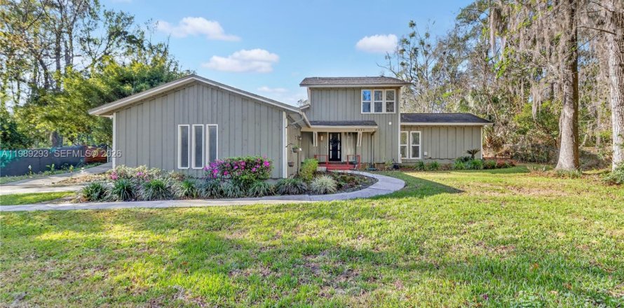 House in Gainesville, Florida 4 bedrooms, 188.59 sq.m. № 2069240