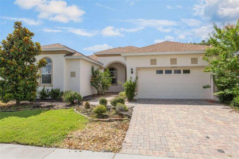 Villa ou maison à Clermont, Floride 4 chambres, 248.14 m2 № 2324445