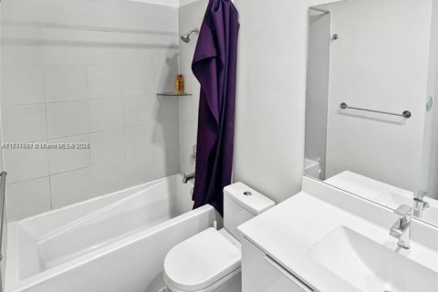 Townhouse in LANDMARK in Doral, Florida 4 bedrooms, 168.34 sq.m. № 1862299 - photo 16