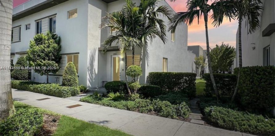 Townhouse in LANDMARK in Doral, Florida 4 bedrooms, 168.34 sq.m. № 1862299