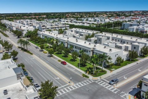 Townhouse in LANDMARK in Doral, Florida 4 bedrooms, 168.34 sq.m. № 1862299 - photo 5