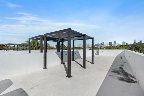 Adosado en venta en Miami, Florida, 3 dormitorios, 195.84 m2 № 1484247 - foto 19