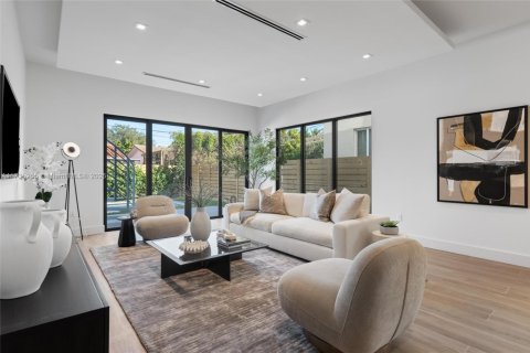 Adosado en venta en Miami, Florida, 3 dormitorios, 195.84 m2 № 1484247 - foto 2
