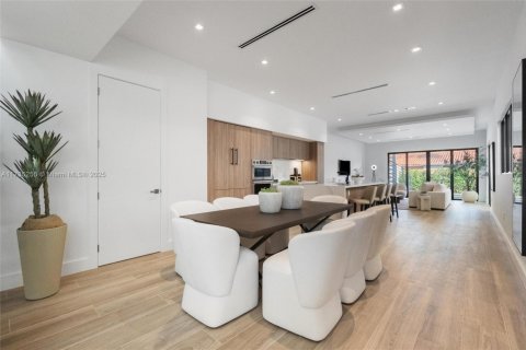 Adosado en venta en Miami, Florida, 3 dormitorios, 195.84 m2 № 1484247 - foto 8