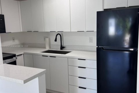 Appartement à louer à Miami, Floride: 2 chambres № 1930207 - photo 1