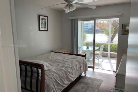 Condo in Coconut Creek, Florida, 2 bedrooms  № 1811730 - photo 17