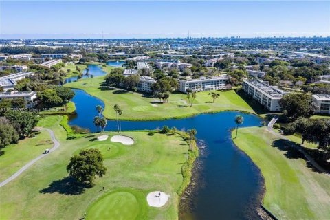 Condo in Coconut Creek, Florida, 2 bedrooms  № 1811730 - photo 19