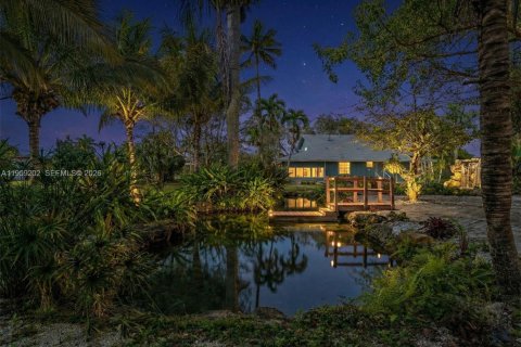 House in Homestead, Florida 4 bedrooms, 221.57 sq.m. № 2031130 - photo 10