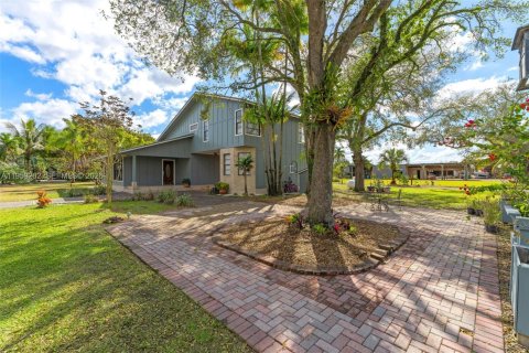 House in Homestead, Florida 4 bedrooms, 221.57 sq.m. № 2031130 - photo 7