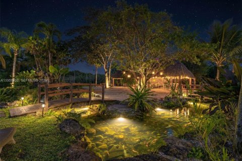 House in Homestead, Florida 4 bedrooms, 221.57 sq.m. № 2031130 - photo 12