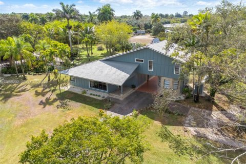 House in Homestead, Florida 4 bedrooms, 221.57 sq.m. № 2031130 - photo 6