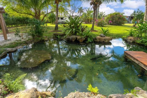 House in Homestead, Florida 4 bedrooms, 221.57 sq.m. № 2031130 - photo 13