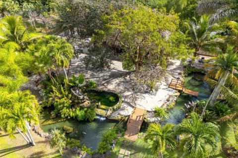 House in Homestead, Florida 4 bedrooms, 221.57 sq.m. № 2031130 - photo 3