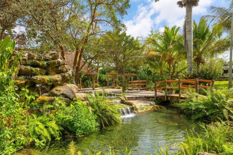 House in Homestead, Florida 4 bedrooms, 221.57 sq.m. № 2031130 - photo 9