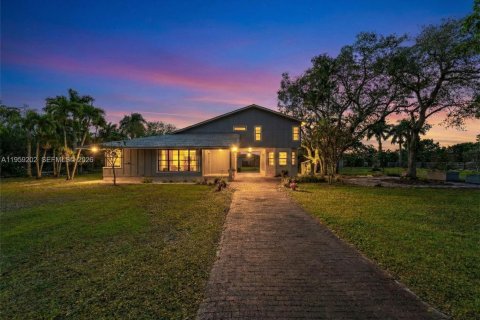 House in Homestead, Florida 4 bedrooms, 221.57 sq.m. № 2031130 - photo 4