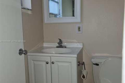 Copropriété à louer à Oakland Park, Floride: 1 chambre, 39.67 m2 № 2027726 - photo 4