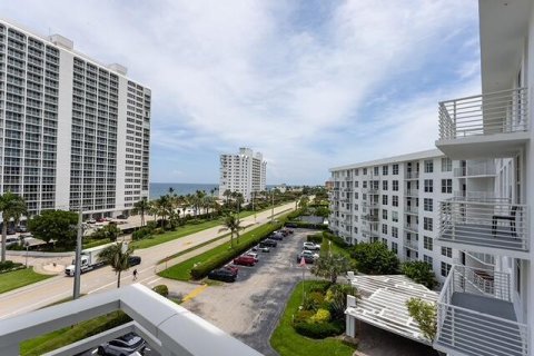 Condo in Boca Raton, Florida, 1 bedroom  № 2086776 - photo 22