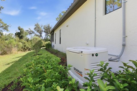 House in Bradenton, Florida 3 bedrooms, 164.07 sq.m. № 2152264 - photo 3