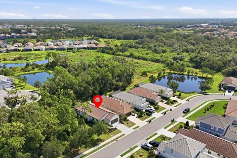 House in Bradenton, Florida 3 bedrooms, 164.07 sq.m. № 2152264 - photo 2