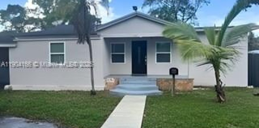 Villa ou maison à Miami, Floride 4 chambres, 133.97 m2 № 1966506