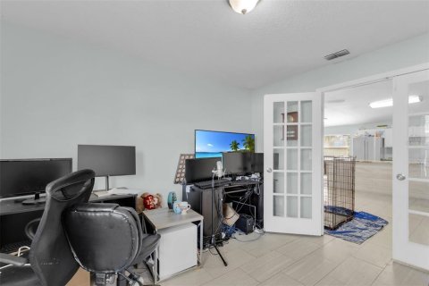 House in Apopka, Florida 4 bedrooms, 156.08 sq.m. № 1762039 - photo 20