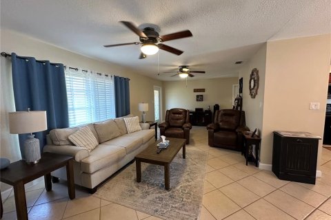 Casa en venta en Port Charlotte, Florida, 3 dormitorios, 126.81 m2 № 1673224 - foto 4
