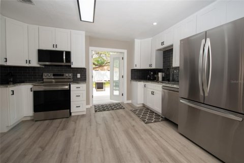 Casa en venta en Saint Petersburg, Florida, 3 dormitorios, 115.94 m2 № 1564413 - foto 6