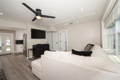 Casa en venta en Saint Petersburg, Florida, 3 dormitorios, 115.94 m2 № 1564413 - foto 3