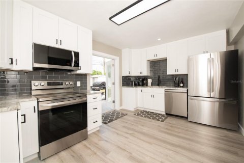 Casa en venta en Saint Petersburg, Florida, 3 dormitorios, 115.94 m2 № 1564413 - foto 13