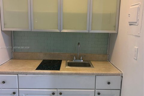 Copropriété à louer à North Miami, Floride: 31.96 m2 № 2009272 - photo 2