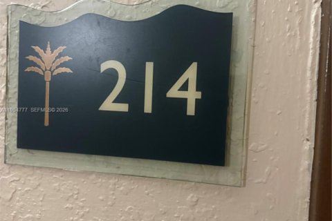 Studio à Condo à North Miami, Floride № 2009272