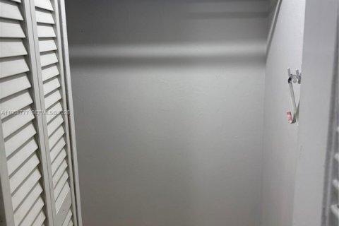 Copropriété à louer à North Miami, Floride: 31.96 m2 № 2009272 - photo 7