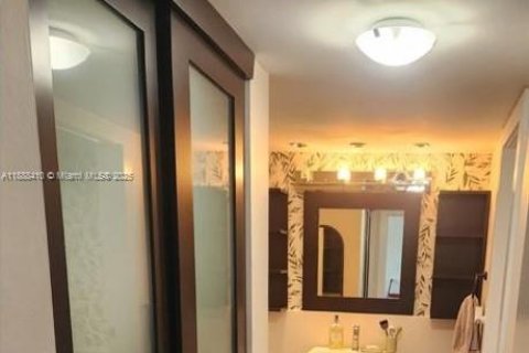 Condominio en alquiler en Aventura, Florida, 2 dormitorios, 92.34 m2 № 1943357 - foto 9