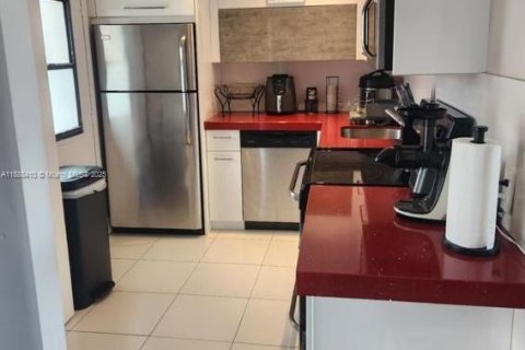 Condominio en alquiler en Aventura, Florida, 2 dormitorios, 92.34 m2 № 1943357 - foto 2