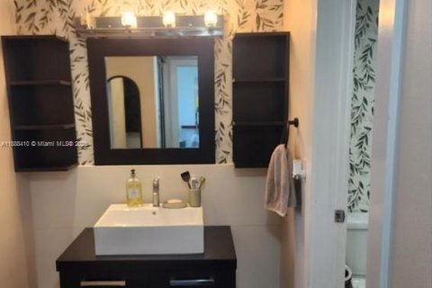 Condominio en alquiler en Aventura, Florida, 2 dormitorios, 92.34 m2 № 1943357 - foto 7