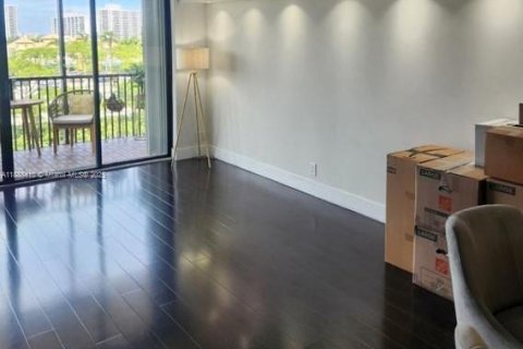 Condominio en alquiler en Aventura, Florida, 2 dormitorios, 92.34 m2 № 1943357 - foto 4