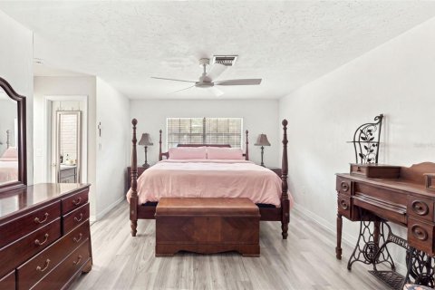 Villa ou maison à vendre à Eustis, Floride: 3 chambres, 141.95 m2 № 2430898 - photo 22