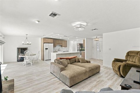 Villa ou maison à vendre à Eustis, Floride: 3 chambres, 141.95 m2 № 2430898 - photo 21