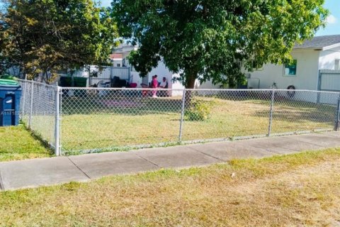 House in Homestead, Florida 4 bedrooms, 139.17 sq.m. № 1811610 - photo 14