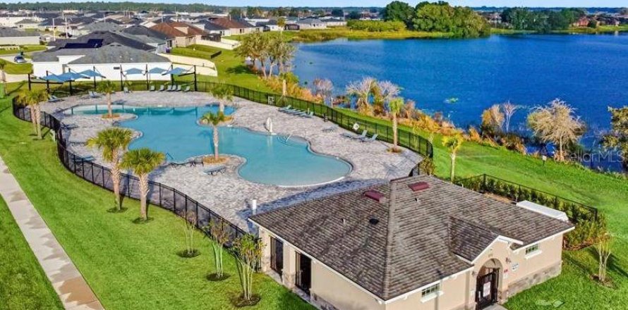 Villa ou maison à Winter Haven, Floride 4 chambres, 156.08 m2 № 1574440