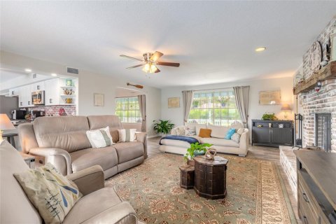 Villa ou maison à vendre à Deltona, Floride: 4 chambres, 270.53 m2 № 2279841 - photo 25