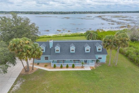 House in Deltona, Florida 4 bedrooms, 270.53 sq.m. № 2279841