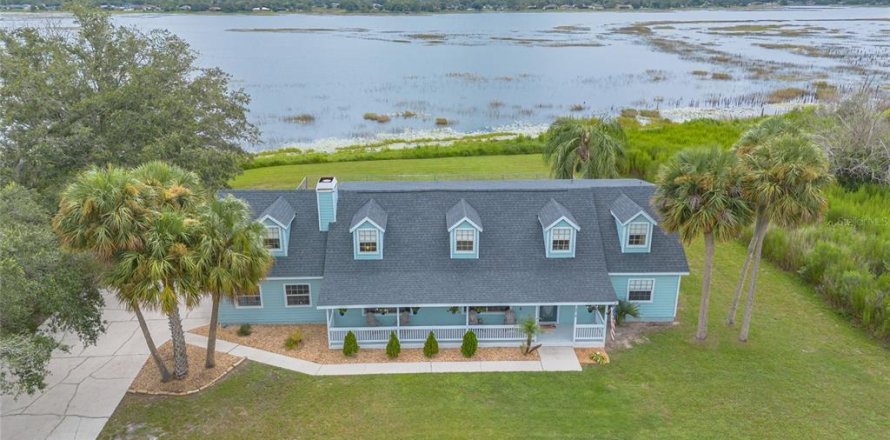 Villa ou maison à Deltona, Floride 4 chambres, 270.53 m2 № 2279841