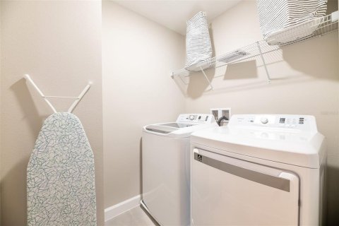 Townhouse in Kissimmee, Florida 4 bedrooms, 196.21 sq.m. № 2394235 - photo 27